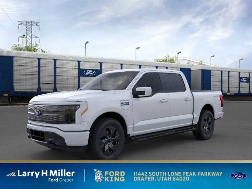 2025 Ford F-150 Lightning Lariat photo 1