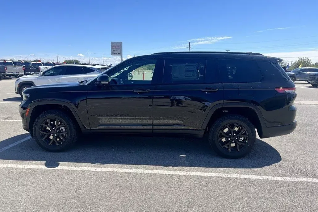 2025 Jeep Grand Cherokee Altitude X photo 1