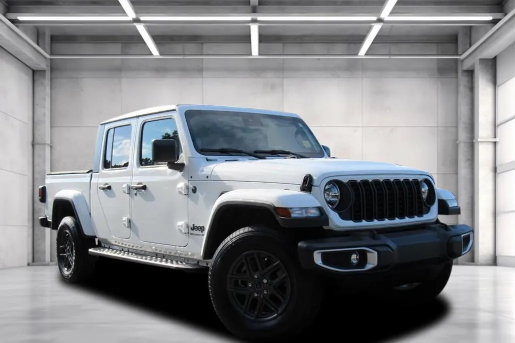 2024 Jeep Gladiator Sport S photo 1