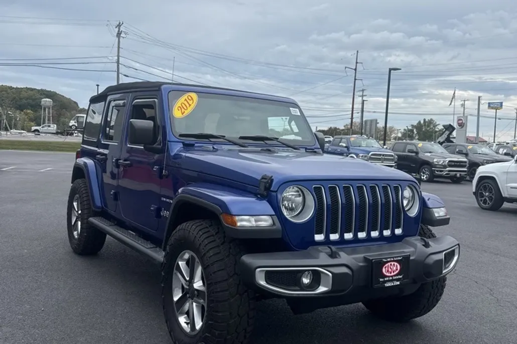 2019 Jeep Wrangler Unlimited Sahara photo 1