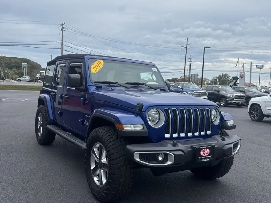 2019 Jeep Wrangler Unlimited Sahara photo 1