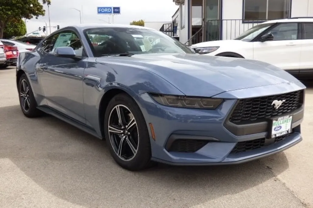 2025 Ford Mustang EcoBoost photo 1