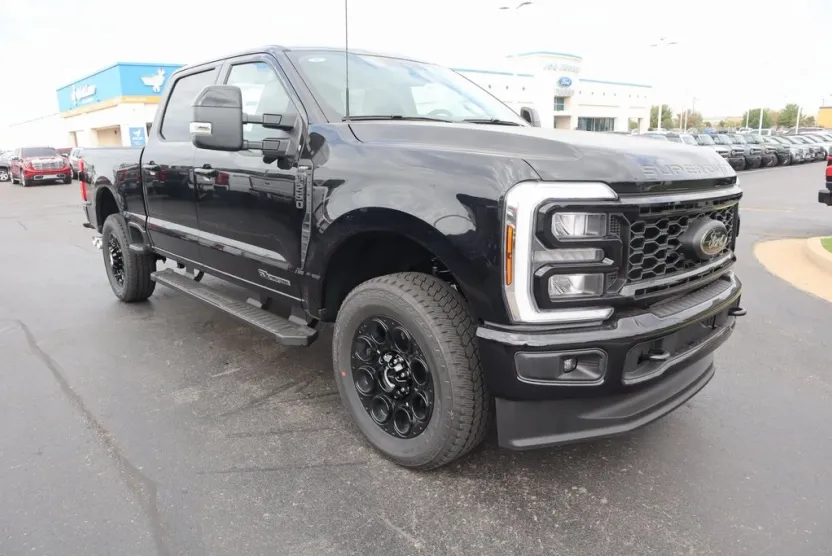 2026 Ford F-250 Lariat photo 1