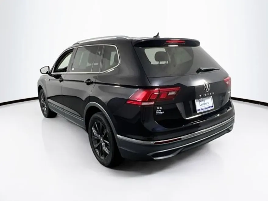 2022 Volkswagen Tiguan SE photo 1