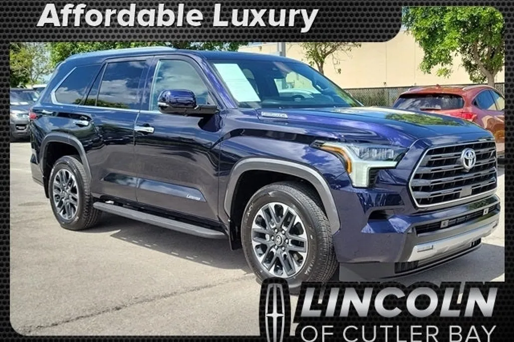 2025 Toyota Sequoia SR5 photo 1