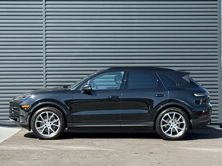 2024 Porsche Cayenne photo 1