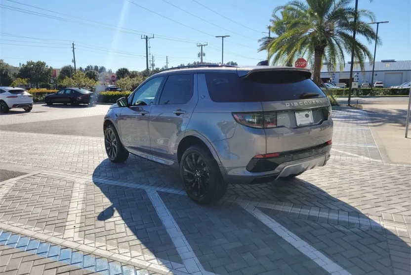 2025 Land Rover Discovery Sport S photo 1