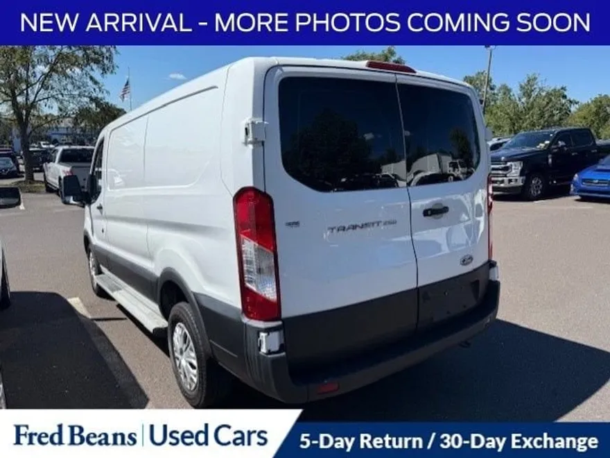2022 Ford Transit Cargo Van photo 1