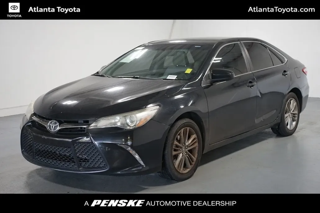 2015 Toyota Camry SE photo 1