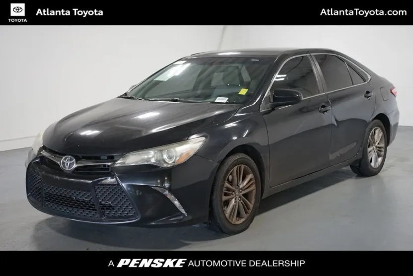 2015 Toyota Camry SE photo 1