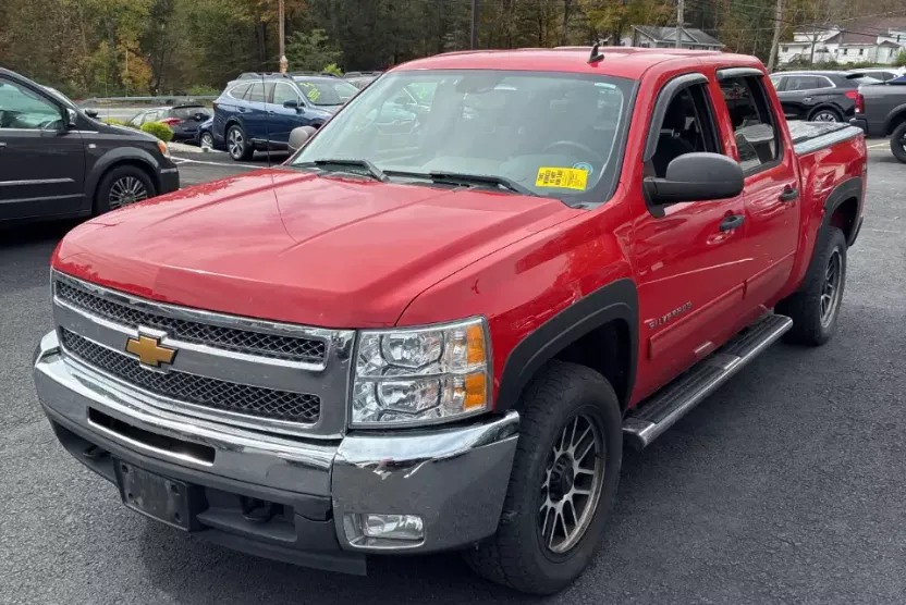 2013 Chevrolet Silverado 1500 LT photo 1