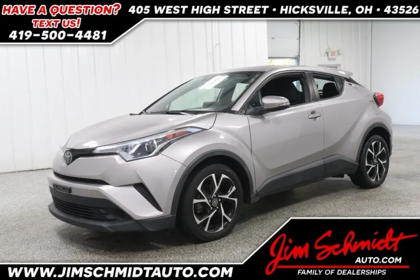 2019 Toyota C-HR XLE photo 1