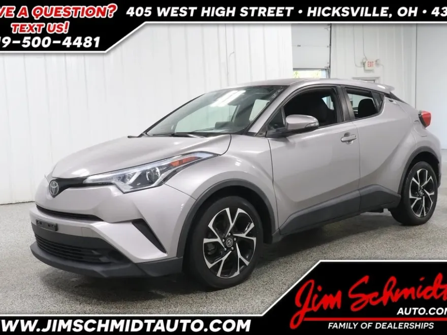2019 Toyota C-HR XLE photo 1