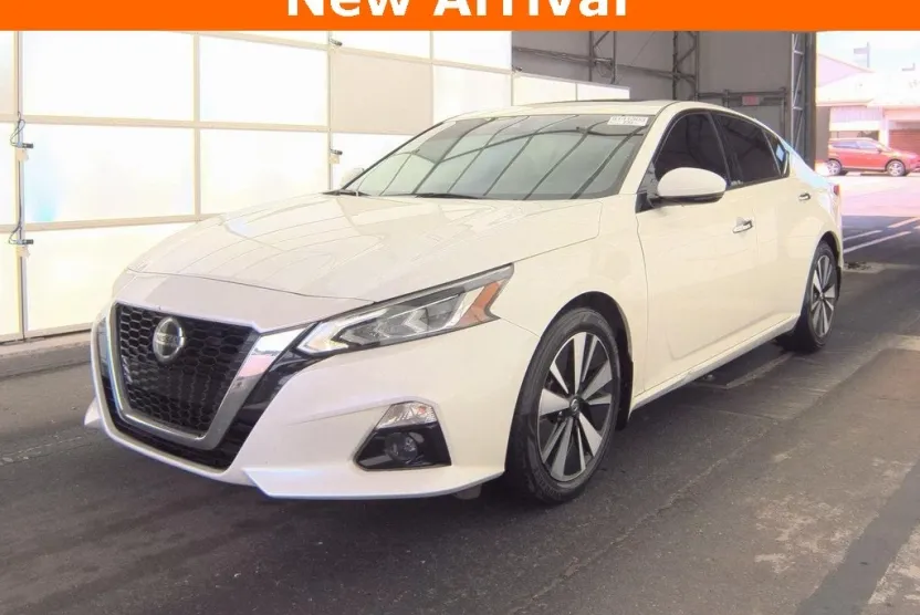 2020 Nissan Altima 2.5 SV photo 1