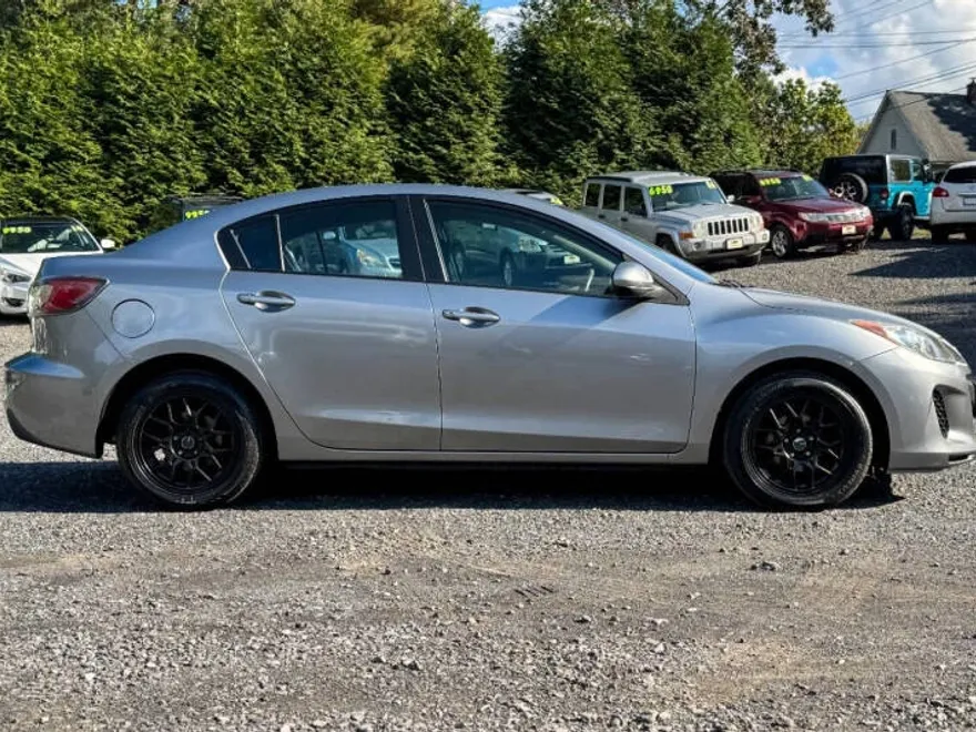 2013 Mazda Mazda3 i SV photo 1