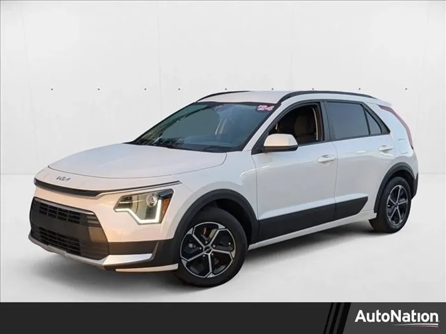 2024 Kia Niro LX photo 1