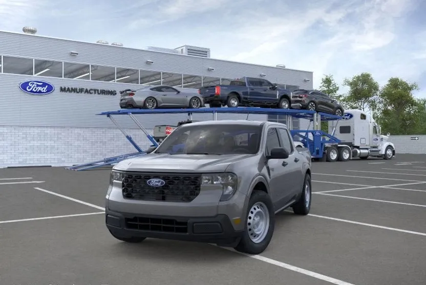2025 Ford Maverick XL photo 1