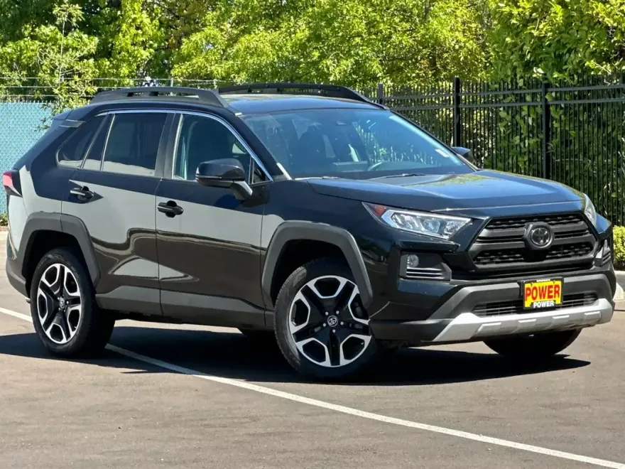 2020 Toyota RAV4 Adventure photo 1