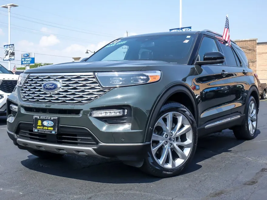 2022 Ford Explorer Platinum photo 1