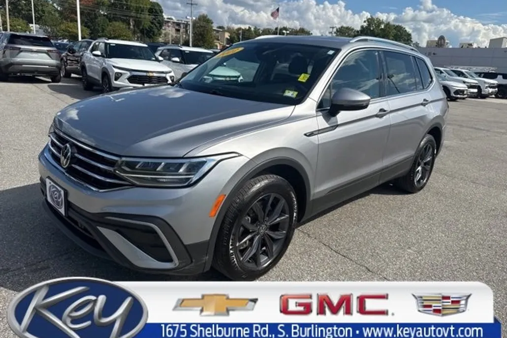 2022 Volkswagen Tiguan SE photo 1