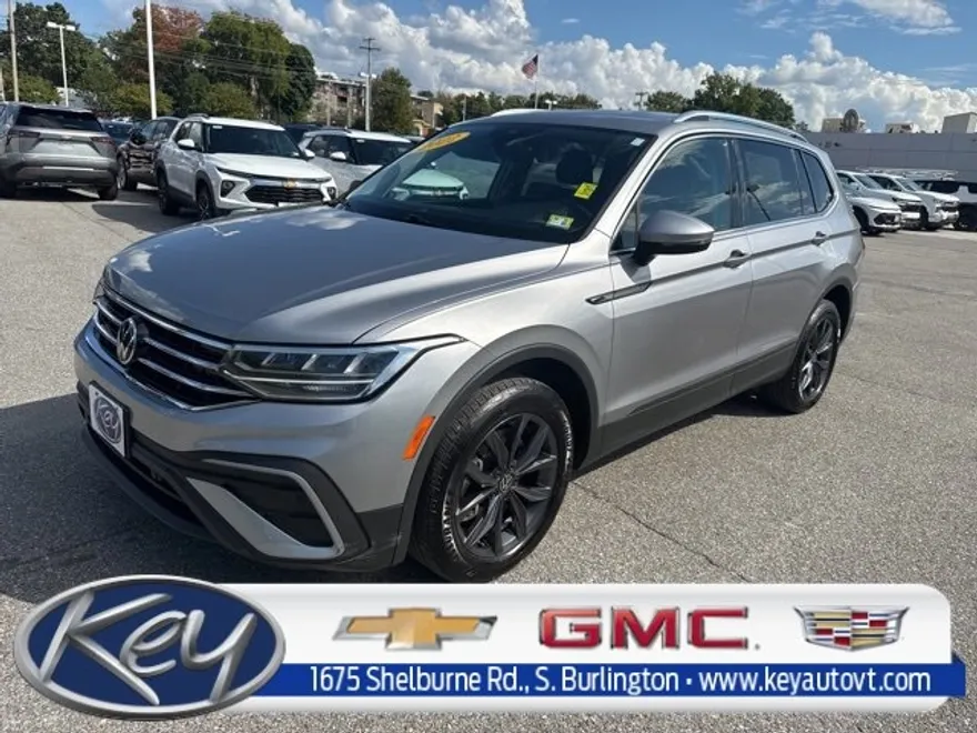 2022 Volkswagen Tiguan SE photo 1