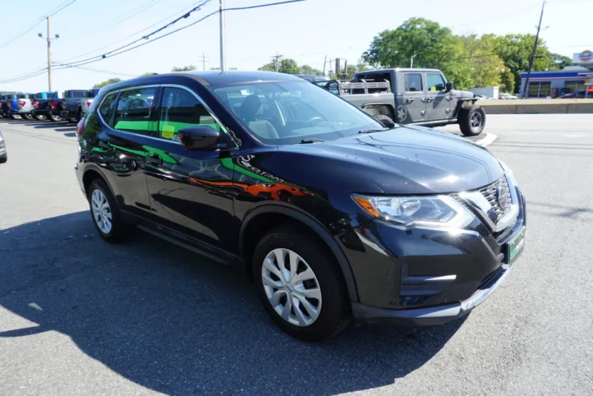 2018 Nissan Rogue AWD S photo 1