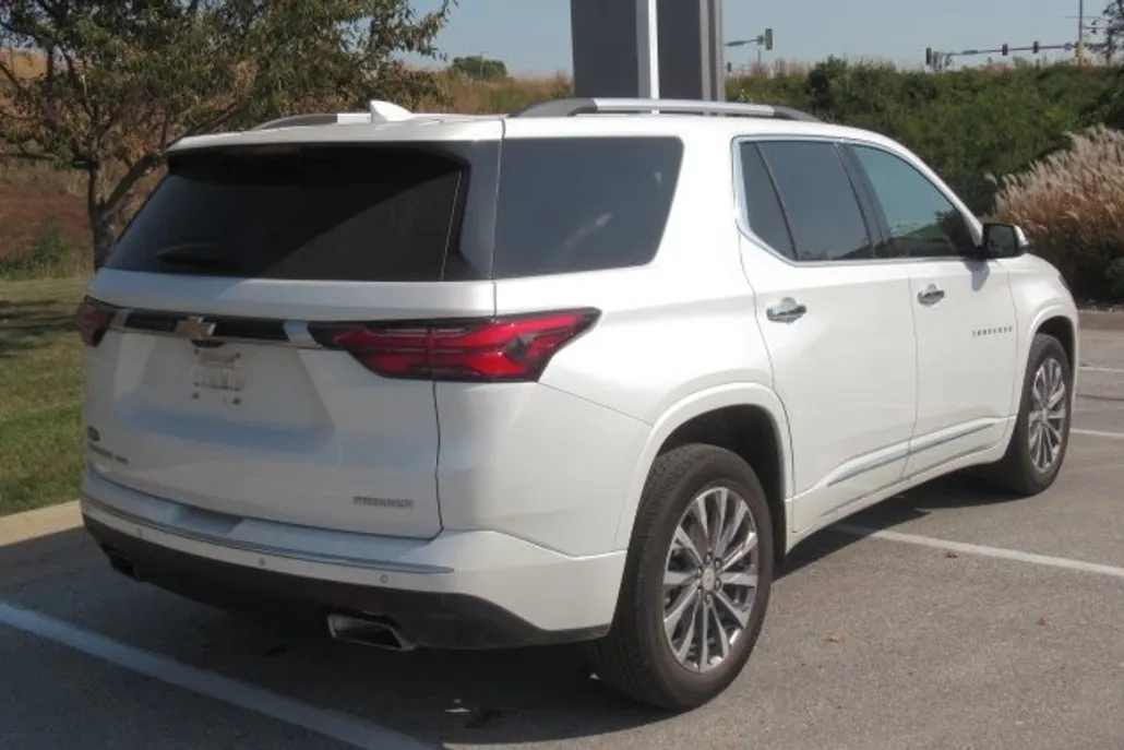 2022 Chevrolet Traverse Premier photo 1