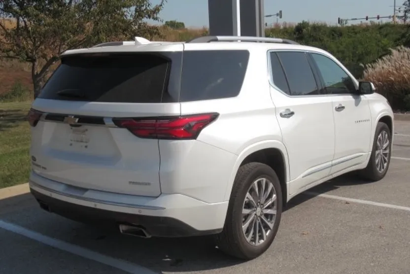 2022 Chevrolet Traverse Premier photo 1
