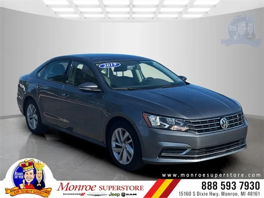 2019 Volkswagen Passat 2.0T Wolfsburg Edition photo 1