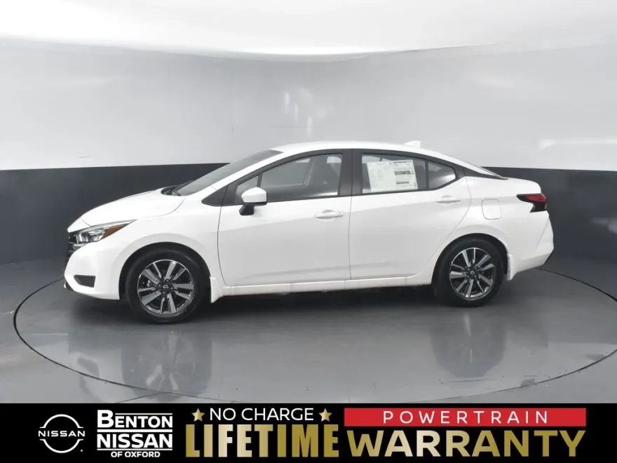 2025 Nissan Versa SV photo 1