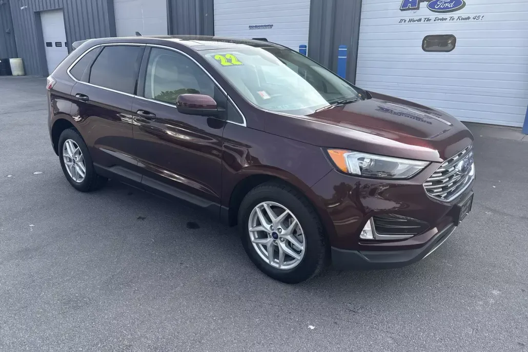 2022 Ford Edge SEL photo 1