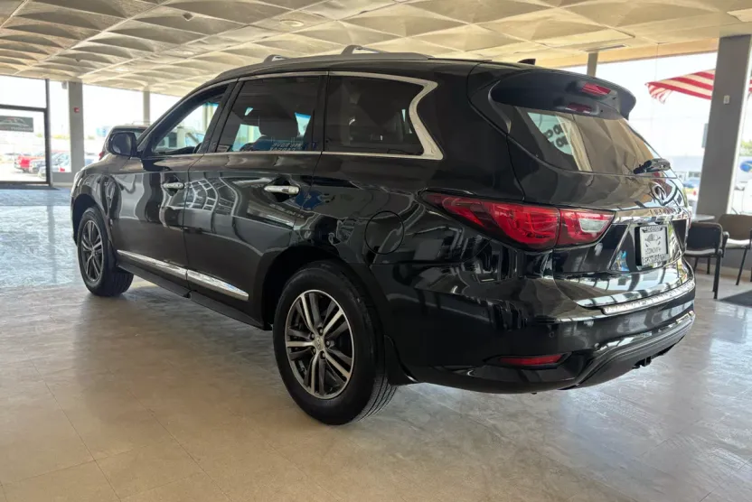 2017 Infiniti QX60 Base AWD photo 1