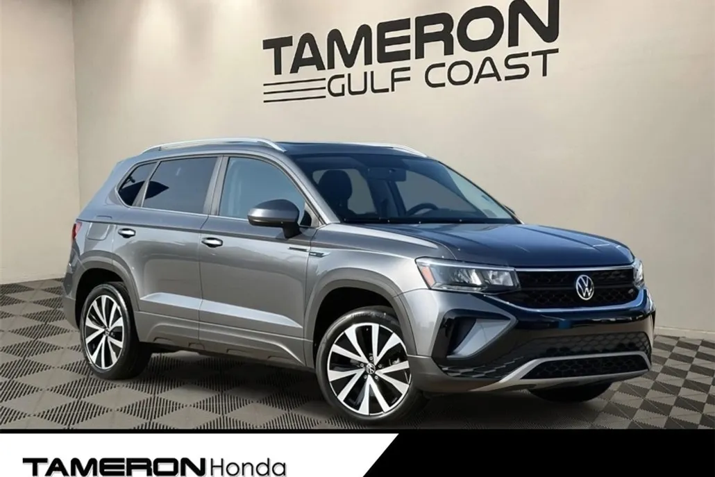 2022 Volkswagen Taos SE photo 1