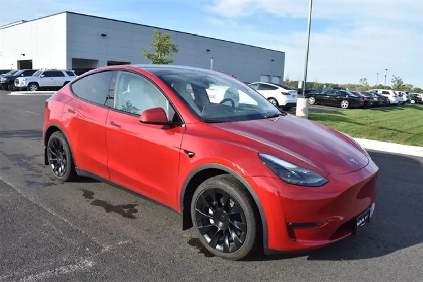 2023 Tesla Model Y Long Range photo 1
