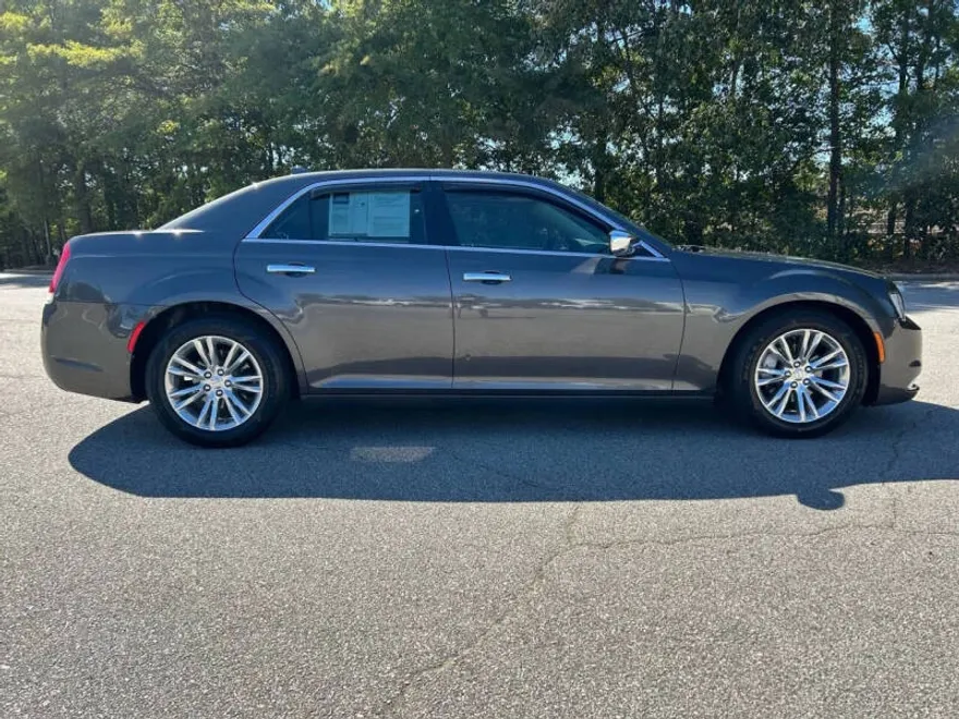 2015 Chrysler 300 C photo 1