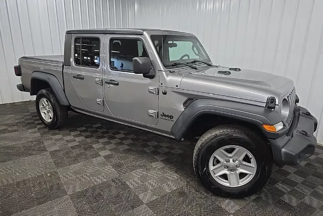 2020 Jeep Gladiator Sport photo 1