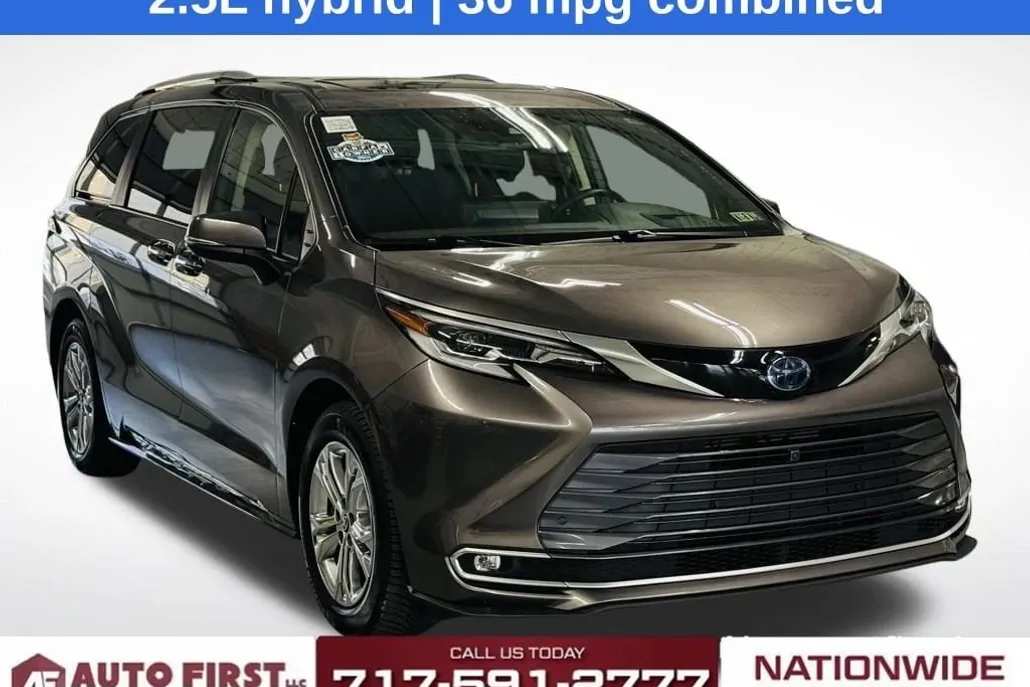 2022 Toyota Sienna Platinum photo 1