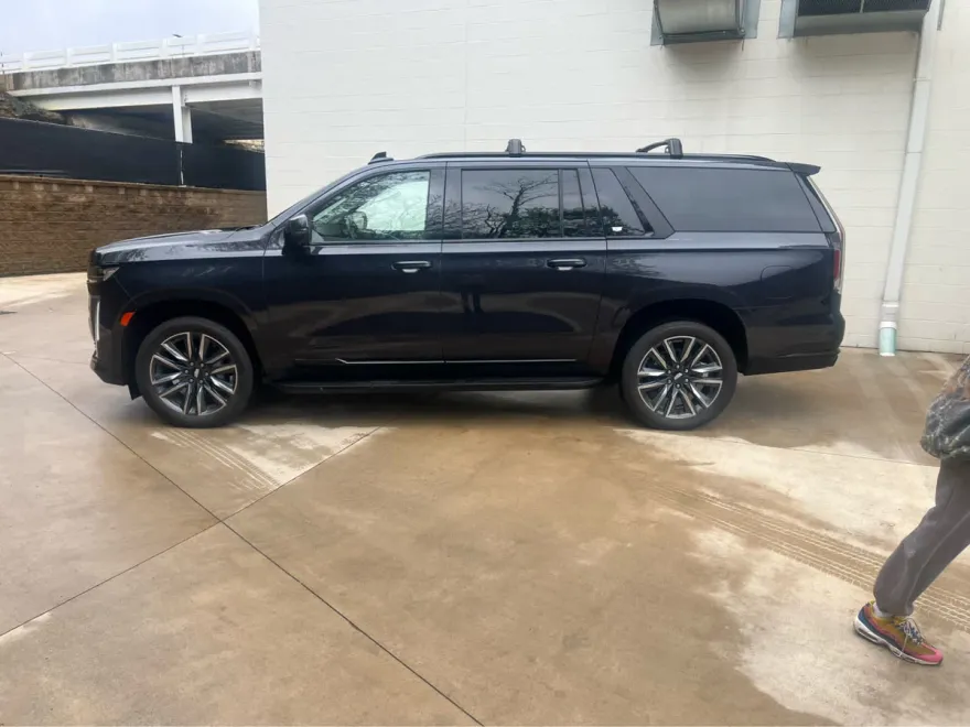 2023 Cadillac Escalade ESV Sport Platinum photo 1