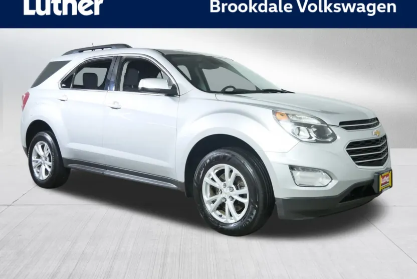 2017 Chevrolet Equinox LT photo 1