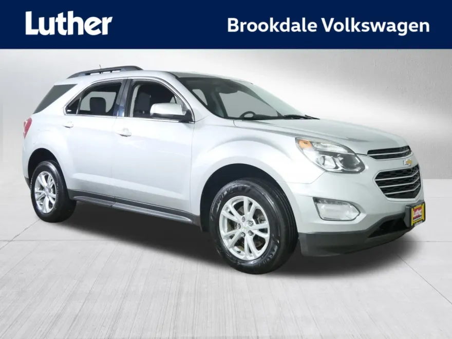 2017 Chevrolet Equinox LT photo 1