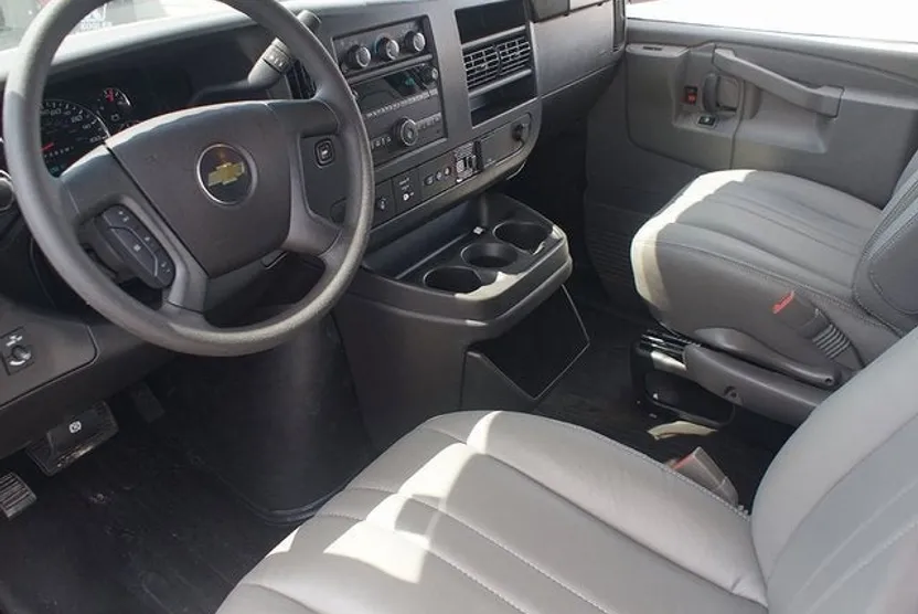 2025 Chevrolet Express Cargo 2500 photo 1