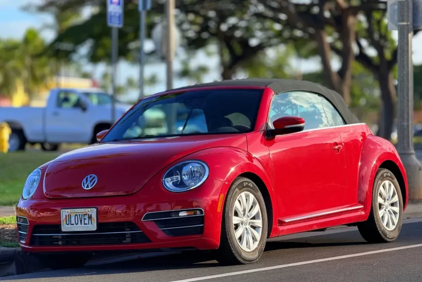 2017 Volkswagen Beetle Convertible 1.8T S photo 1