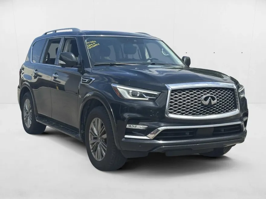 2020 Infiniti QX80 Luxe photo 1