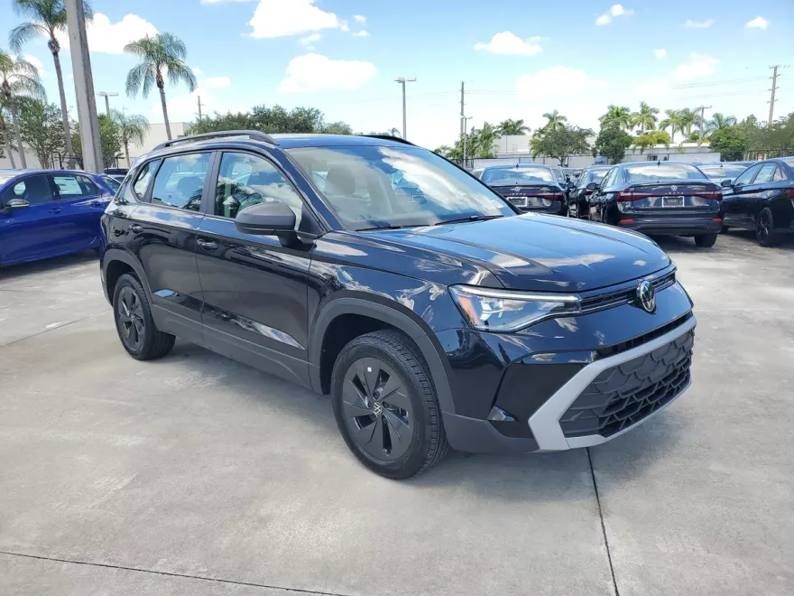 2025 Volkswagen Taos S photo 1