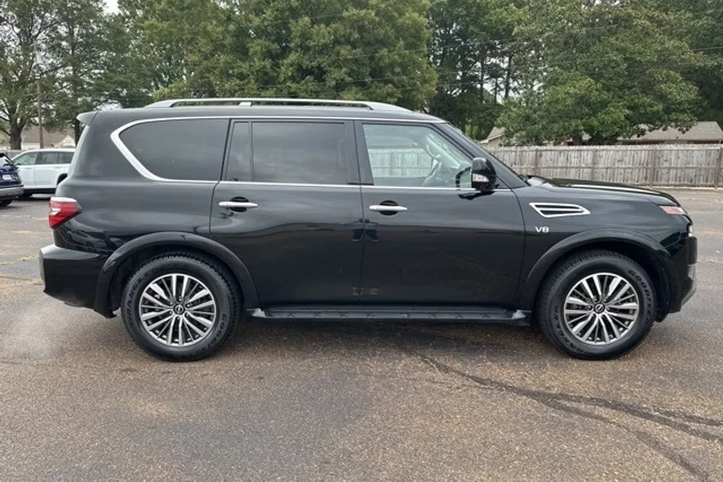2022 Nissan Armada SL photo 1