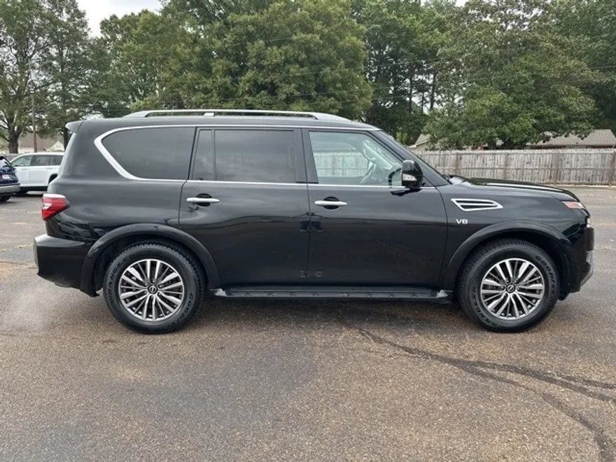 2022 Nissan Armada SL photo 1