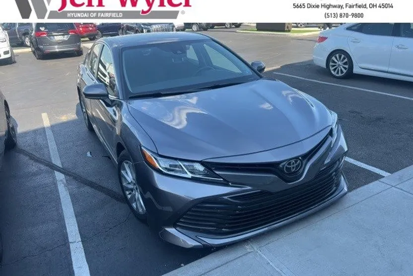 2020 Toyota Camry LE photo 1