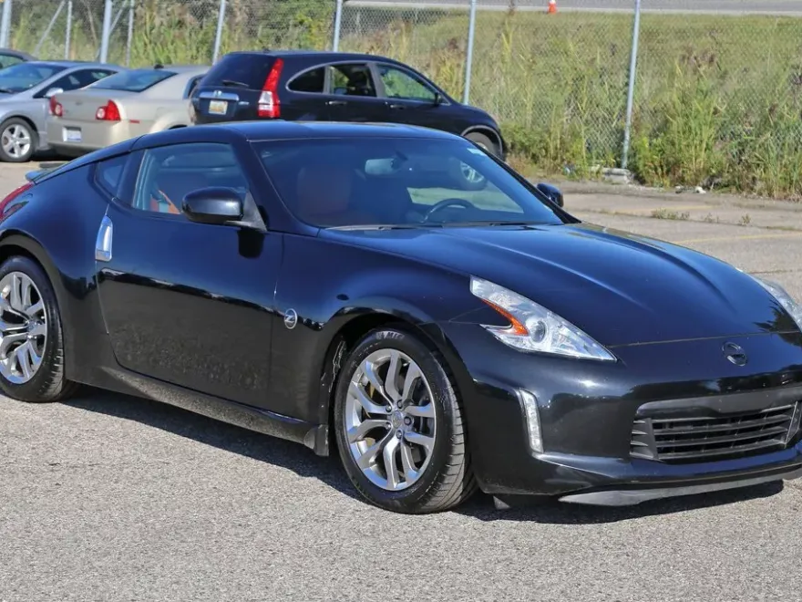 2014 Nissan 370Z Touring photo 1