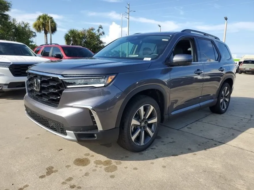 2025 Honda Pilot Touring photo 1