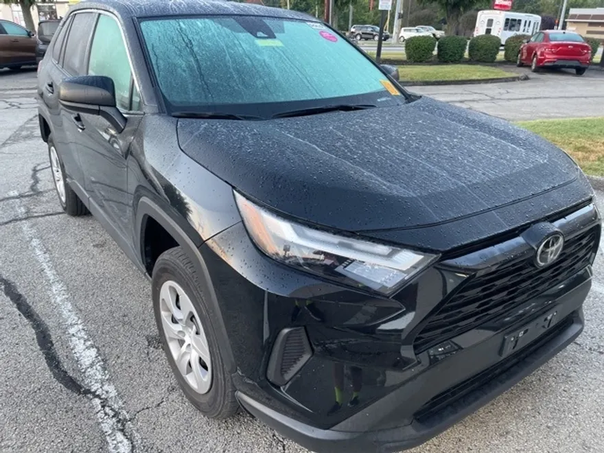 2024 Toyota RAV4 LE photo 1